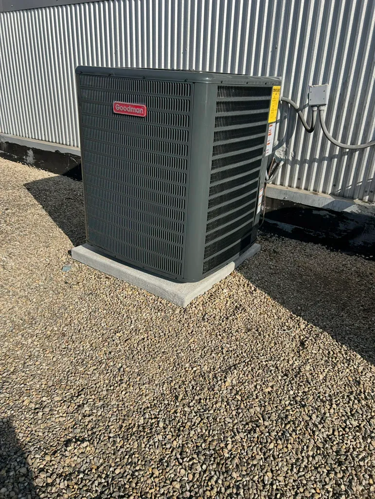 New Goodman residential condenser at San Antonio home